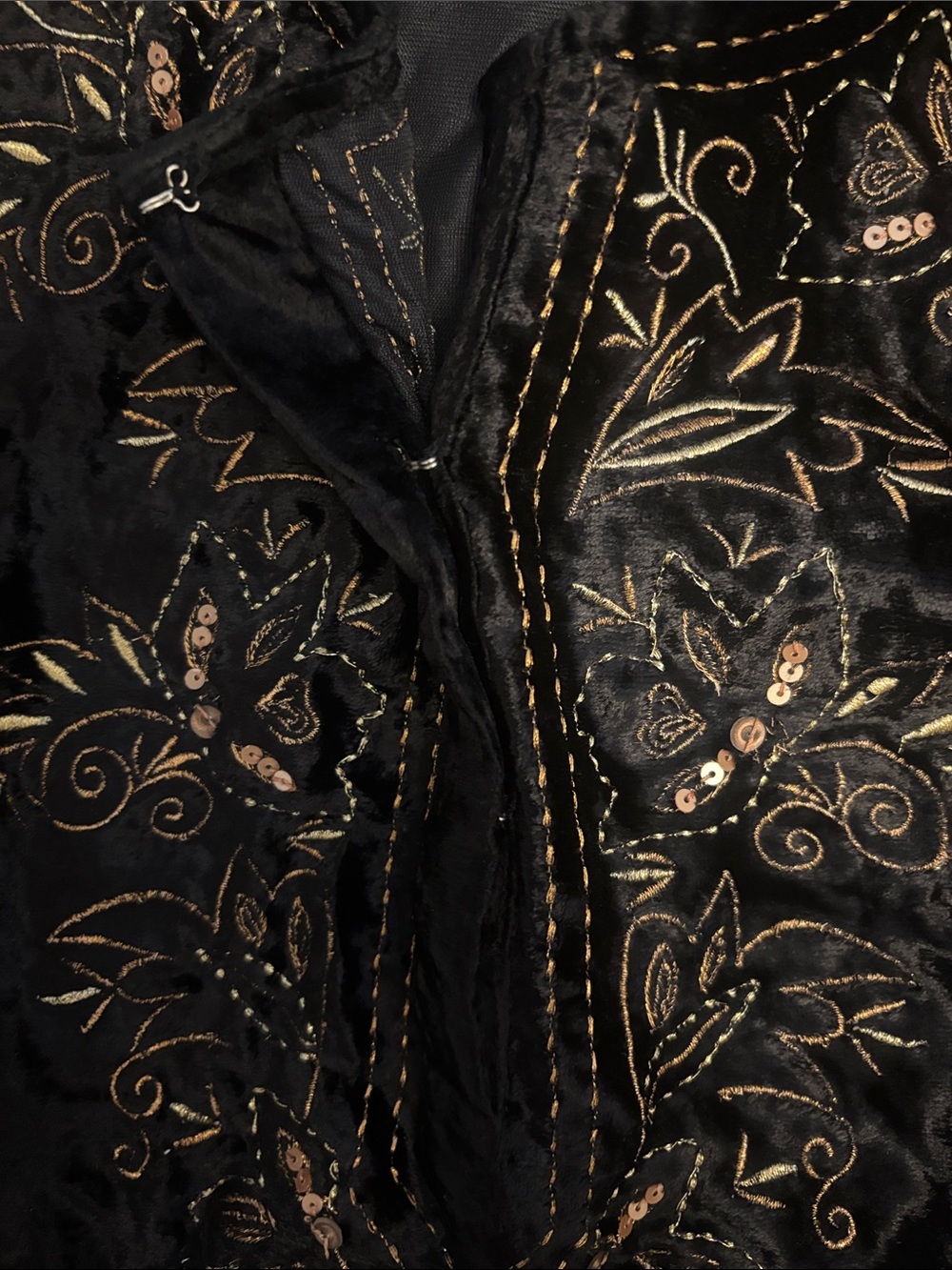 Vintage Liz Claiborne Black Velvet Long Bell Sleeve Embroidered Top Fall Autumn - Picture 9 of 10